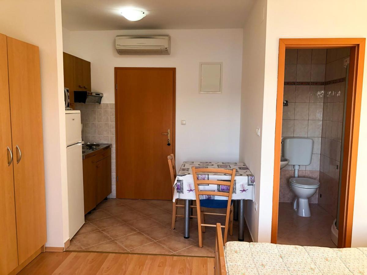Apartments Palit Rab المظهر الخارجي الصورة